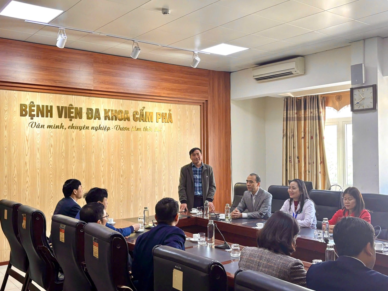 Bệnh viện đa khoa Cẩm Phả đón tiếp và làm việc với đoàn công tác TTYT Khu vực Phúc Yên và TTYT Khu vực Vĩnh Tường