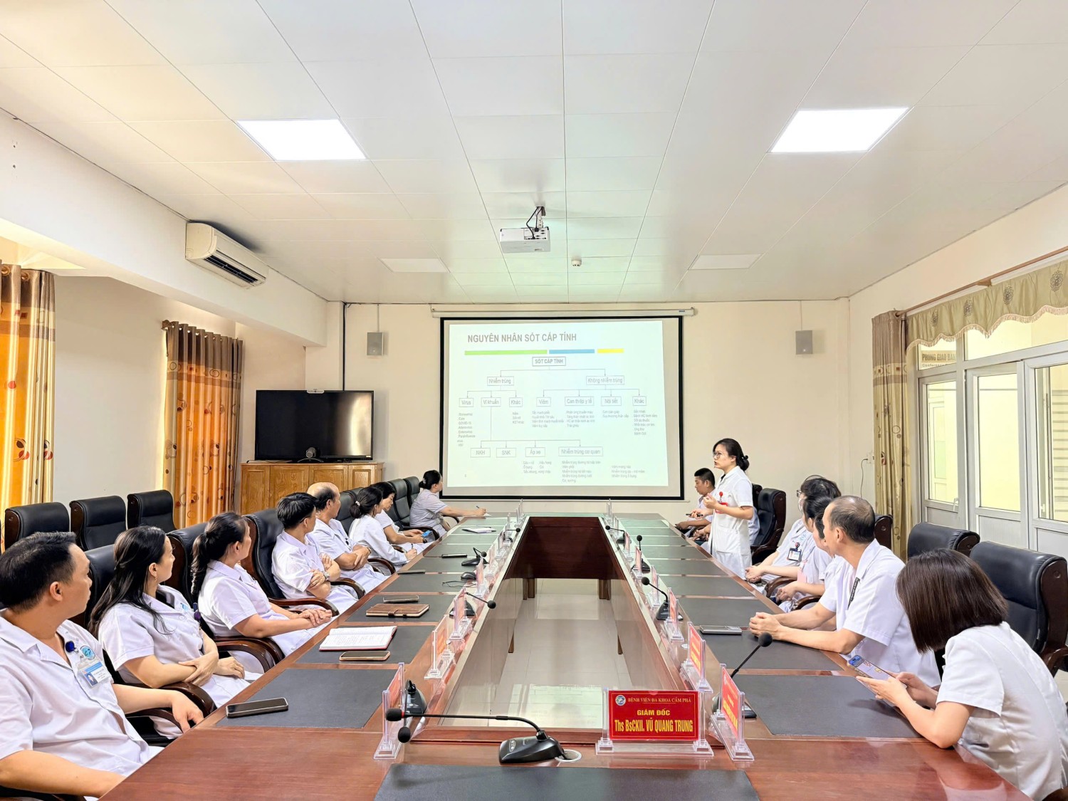 Tiếp cận sốt cấp tính: Từ triệu chứng thường gặp đến những cảnh báo cần lưu ý